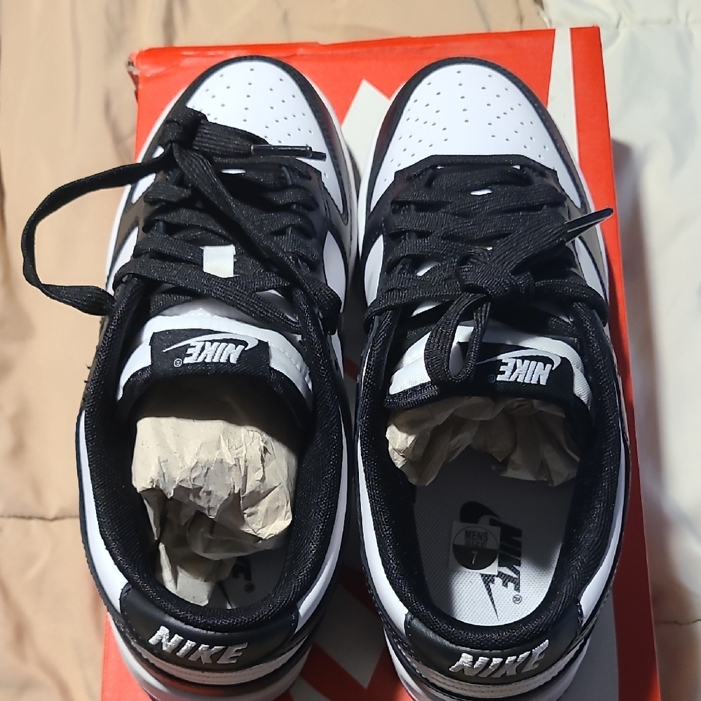 Nike Black and White Men's Sneakers